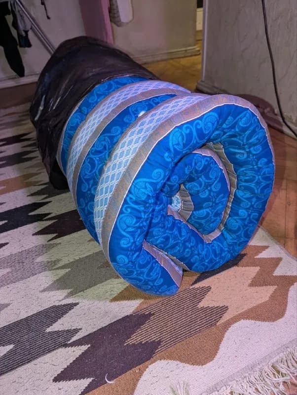 160×200, состояние отличное, пользовались всего несколько раз, так как покупали для приема гостей. — Тбилиси — 80 ₾