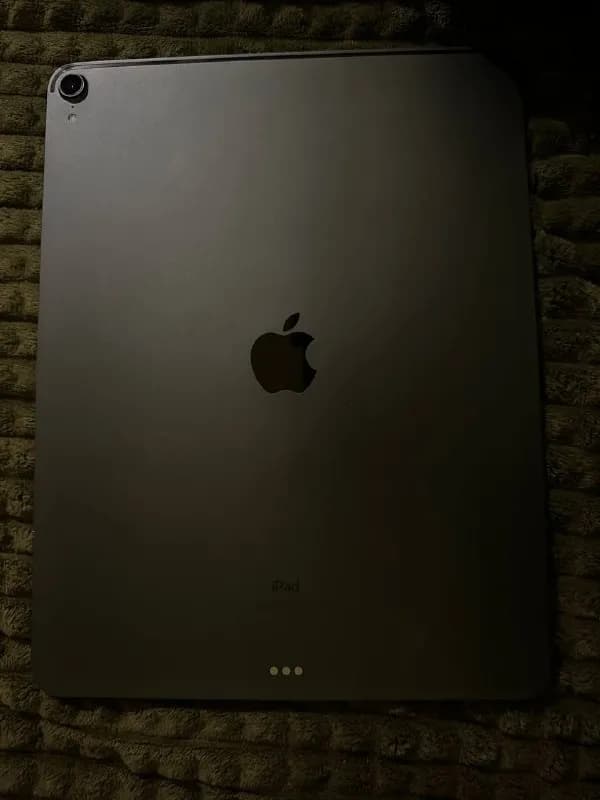 iPad Pro 12.9» (M1) — 64GB, Space Gray — Тбилиси — 1 600 ₾