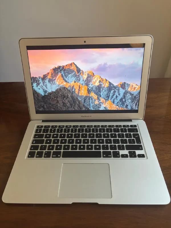 Macbook Air, 13 inch, 2017, 128 Gb — Тбилиси — 400 ₾
