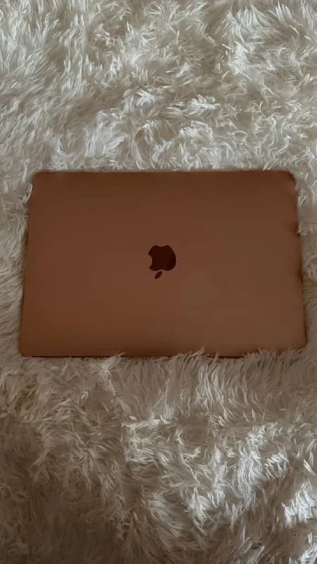 MacBook Air M1 2020 / 8GB / 256GB — Тбилиси — 1 300 ₾