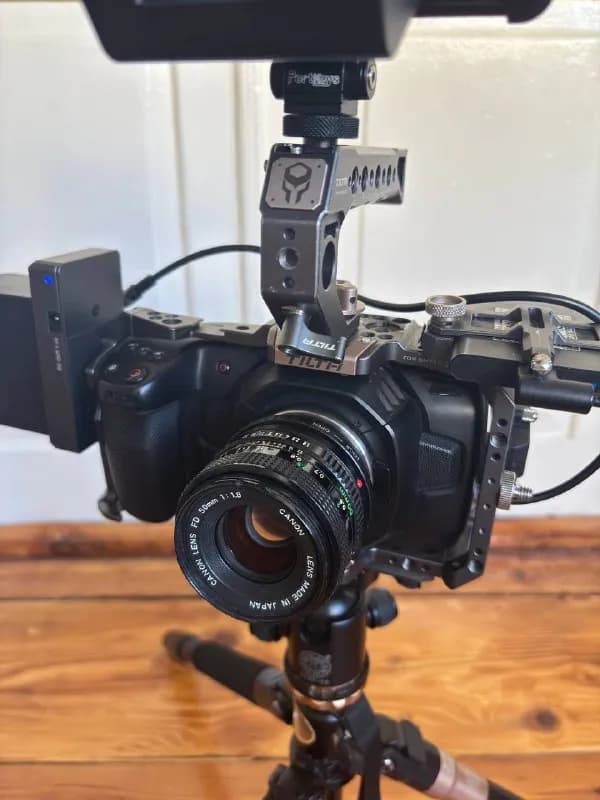 Blackmagic Pocket Cinema Camera 4K + клетка Tilta с верхней ручкой и держателем для SSD — 2570 лар. — Тбилиси — 2 570 ₾