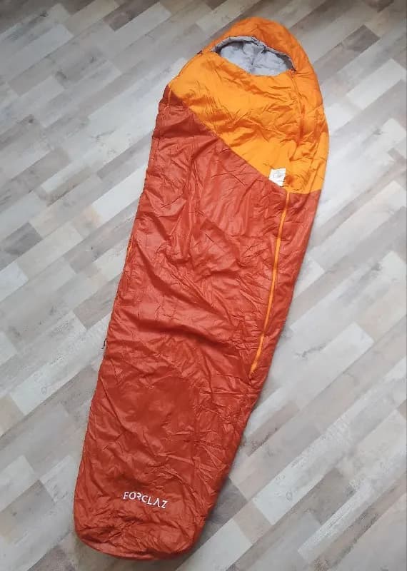 Quechua Forclaz Trek 500 0° XL (2,1 кг). Только отклеились чуть буквы на компрессионном мешке. — Тбилиси — 175 ₾