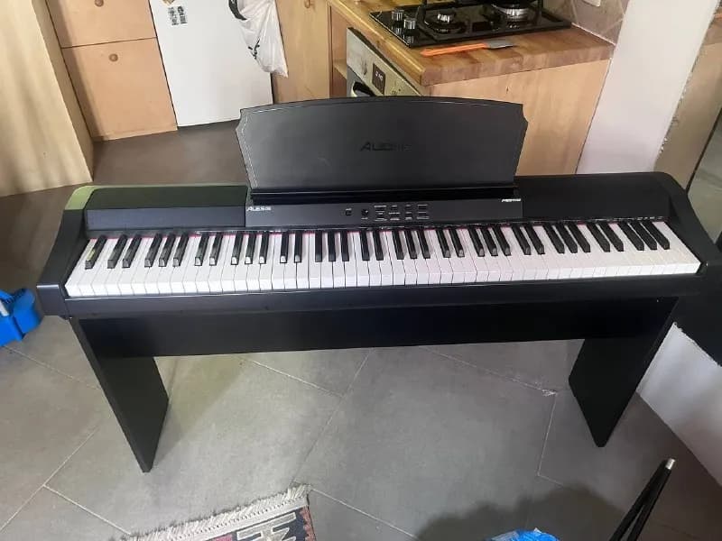 Alesis в идеальном состоянии с педалью. 1900 ➡️1750лари — Тбилиси — 1 750 ₾