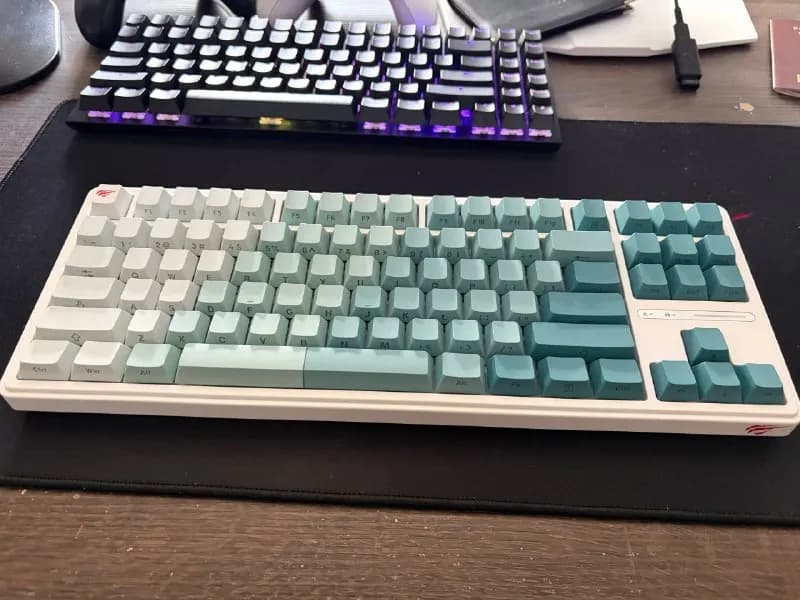 Havit KB901L. Идеальное состояние, использовалась два дня. Брал две клавы, выбрал другую. 150 лари, — Батуми — 150 ₾