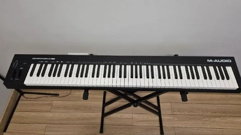 MIDI клавиатуру KeyStation 88 MK3. Состояние отличное, всё работает, практически не использовалась. — Батуми — 400 ₾