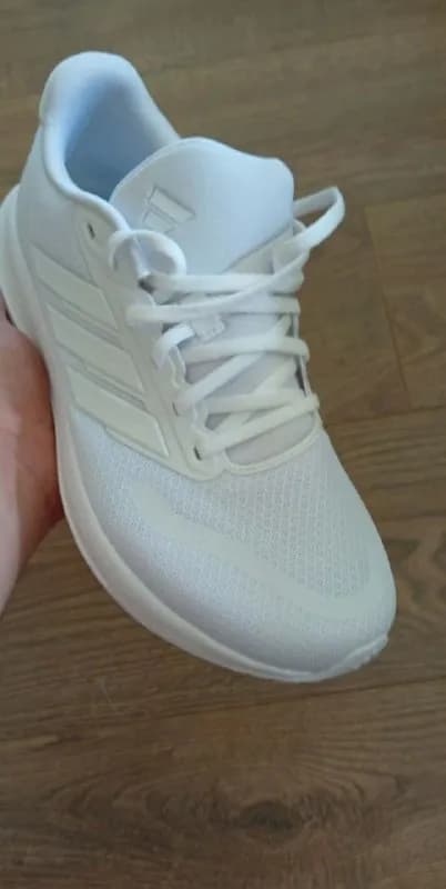 Adidas белые новые цена 80 лари размер (43) — Батуми — 80 ₾