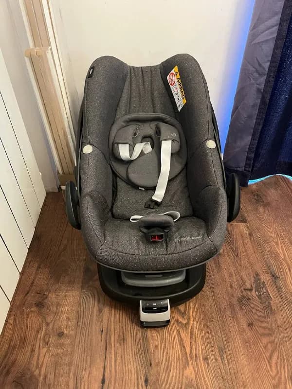 Maxi-Cosi Pebble Plus (i-Size). Автолюлька С базой. 300 лари — Тбилиси — 300 ₾
