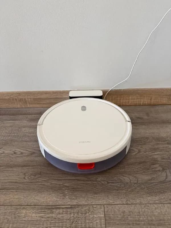 Xiaomi Robot Vacuum E10. Базовая модель с функцией влажной уборки (протирает пол влажной тряпочкой). — Тбилиси — 270 ₾