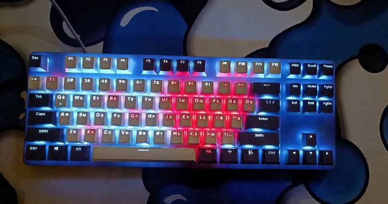 RED SQUARE — Keyrox TKL (80%) — Тбилиси — 120 ₾