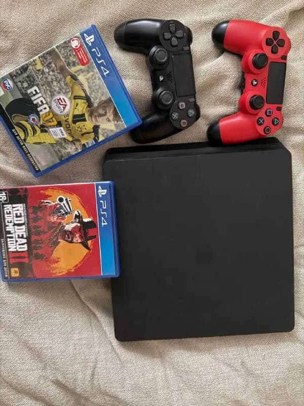 playstation 4 slim 1tb ssd, в комплекте 2 оригинальных джойстика, зарядка для джойстиков, кабель пит — Батуми — 500 ₾