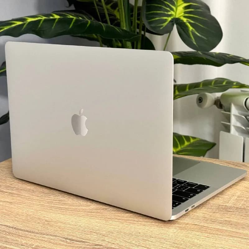MacBook Pro 13, 2019, Touch Bar — Тбилиси — 800 ₾