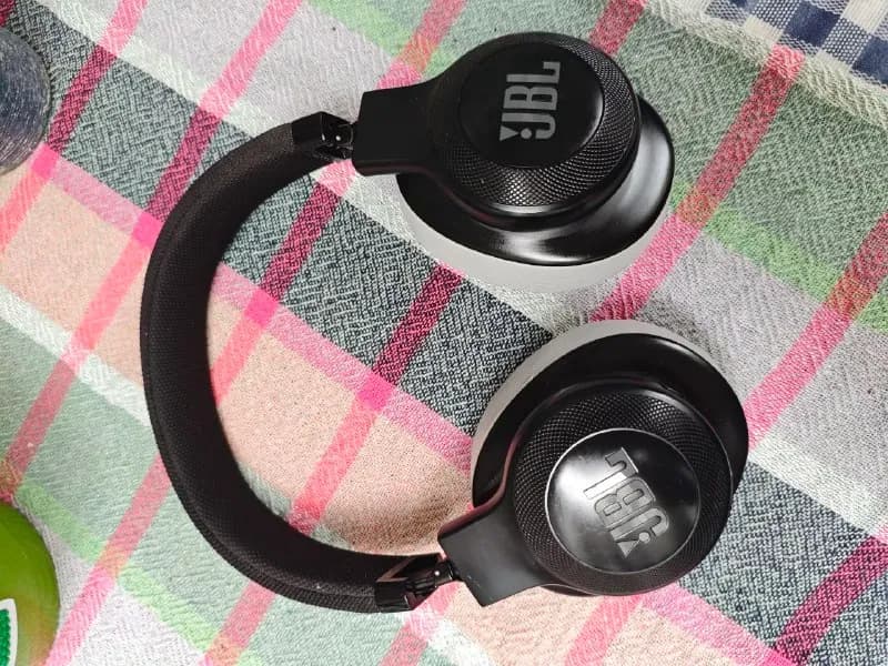 Bluetooth наушники JBL E55BT — Батуми — 50 ₾