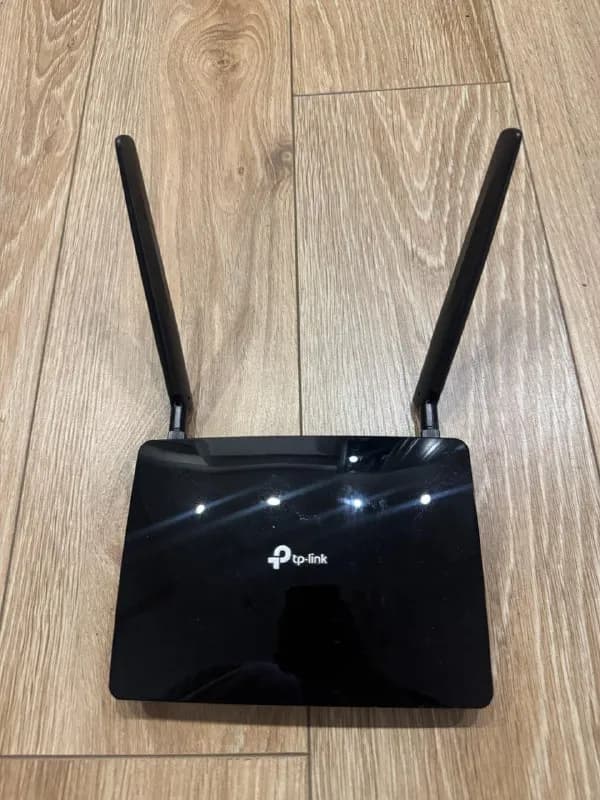 1. Роутер tp-link AC 750 c входом для сим карты, почти новый. 130 Gel — Тбилиси — 130 ₾