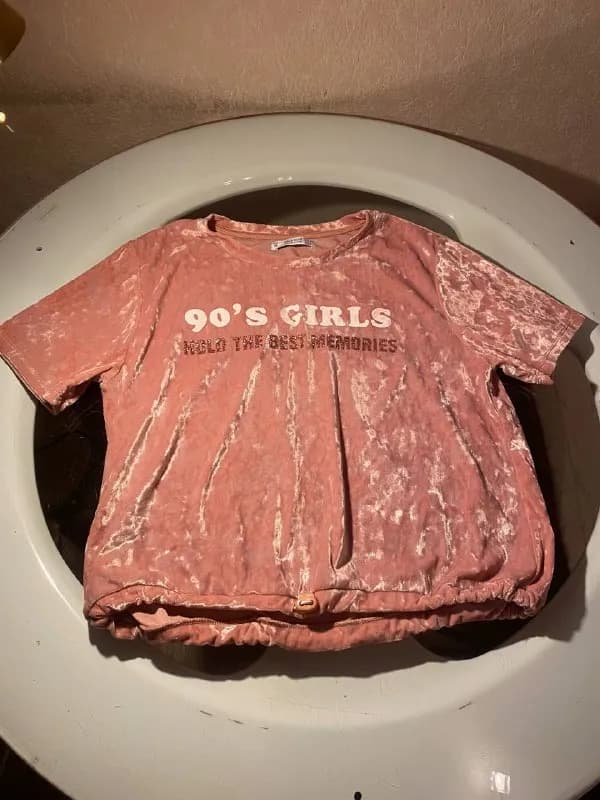 1. Бархатная укорочения футболка Pullandbear. — Тбилиси — 15 ₾