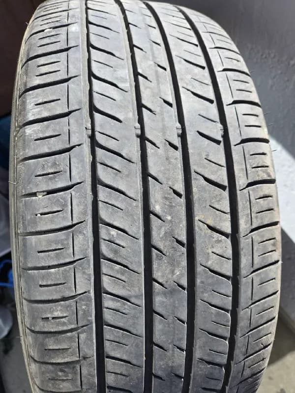 Летняя резина Dunlop 215/50 R17 б/у — Тбилиси — 250 ₾