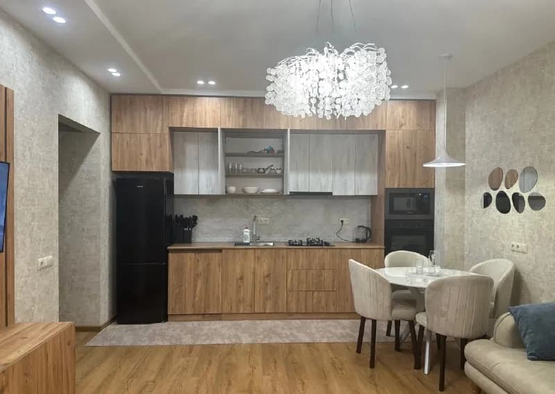 2+1 | трехкомнатная | Новый бульвар — Батуми — 700 $