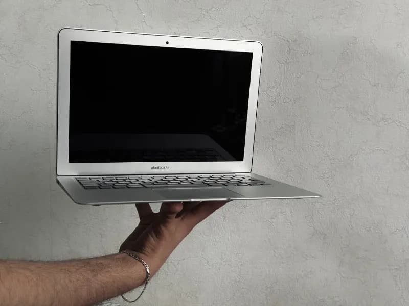 Macbook Air 13' 2017 8/128 GB — Тбилиси — 450 ₾