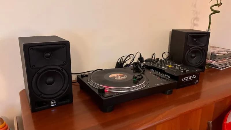 Audio-Technica AT-LP120-USB — отличное состояние (черный) — Тбилиси — 900 ₾
