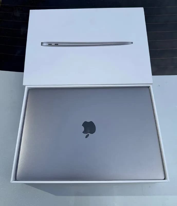 MacBook Air M1 2020, серый, 13 дюймов, 8 ГБ оперативной памяти, 256 ГБ SSD, в хорошем состоянии. Не — Тбилиси — 1 250 ₾
