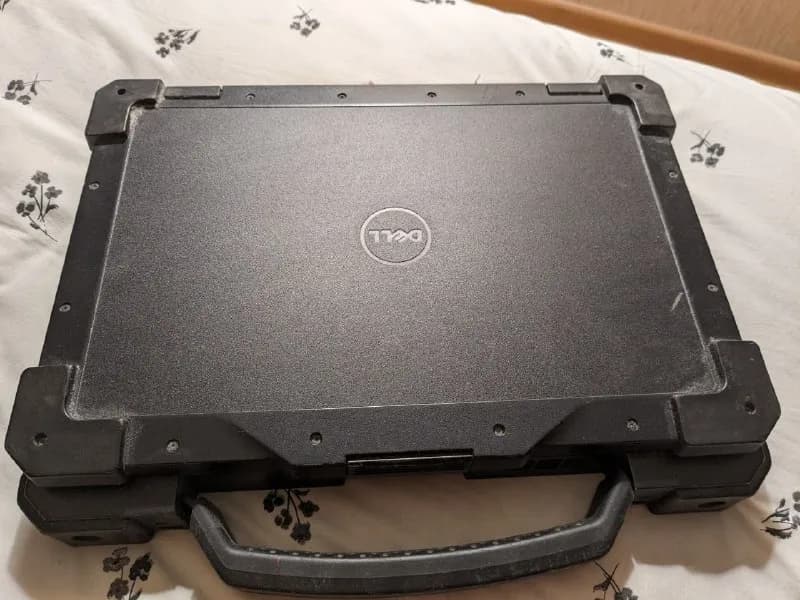 Dell Latitude 14 rugged extreme 7404 — 650 лар. — Тбилиси — 650 ₾