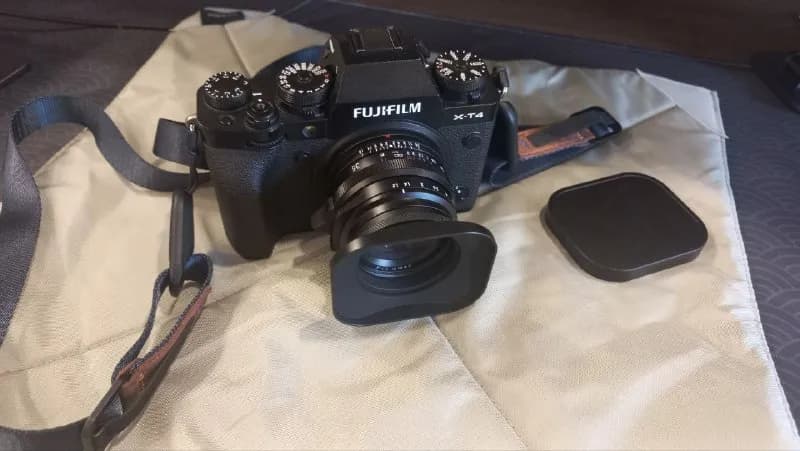 Fujifilm X-T4 и объектив Voigtlander Nokton 35 mm f/1.2 X-Mount — Батуми — 2,200 ₾