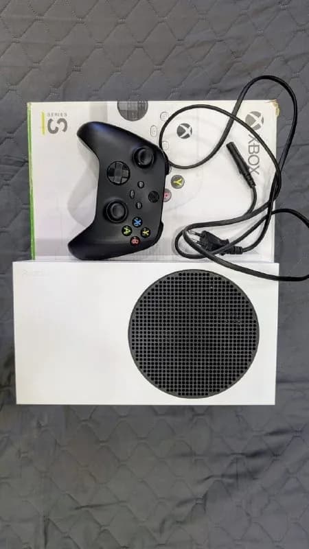 XBOX Series S с геймпадом — Тбилиси — 649 ₾