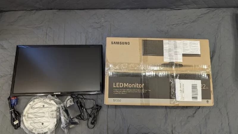 1. Монитор Samsung SF350 (22 дюйма) — Тбилиси — 160 ₾