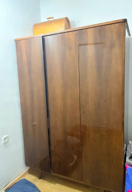 Шкаф для одежды, дерево, много полок — Тбилиси — 50 ₾
