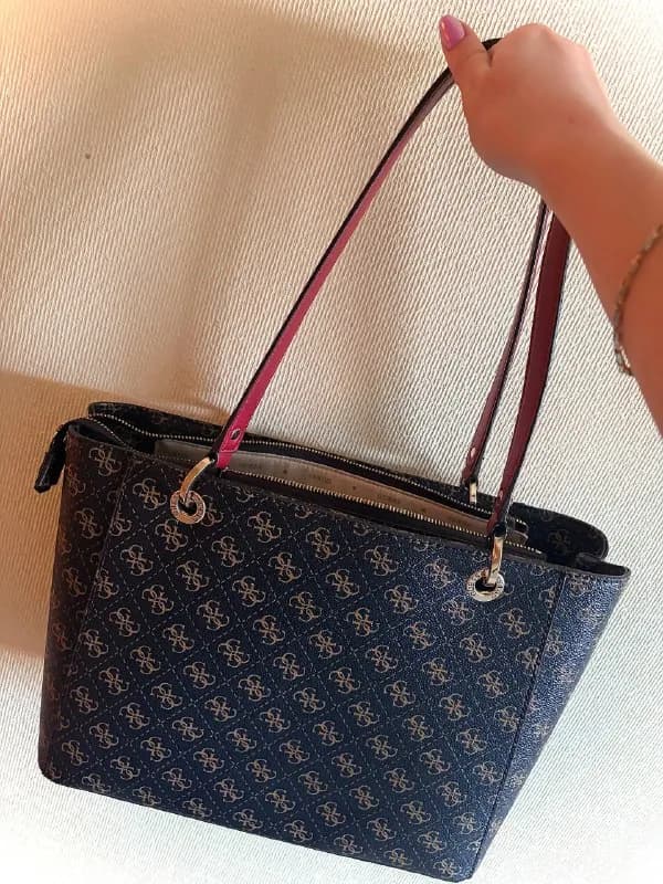 Сумка Guess оригинал, идеальное состояние — Тбилиси — 200 ₾