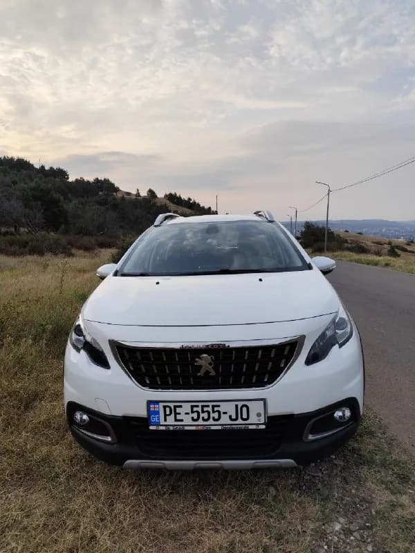 Peugeot 2008, 2017 год. Бензин 1.2. свежая машина, без проблем. Пригнал сам с Бельгии. Техосмотр до — Тбилиси — 9 200 $