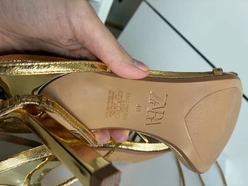 Золотые — Тбилиси — 40 ₾