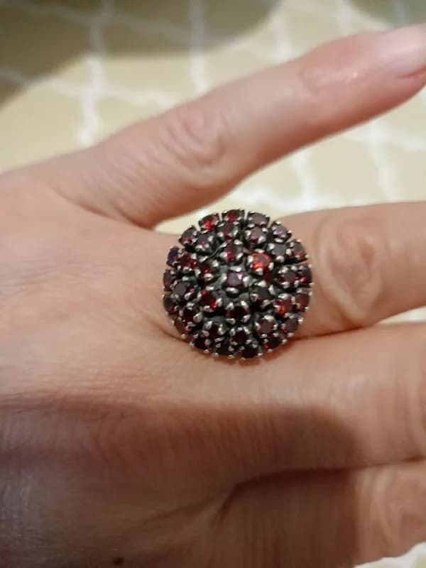 Серебро 925 с гранатовыми камнями — Тбилиси — 200 ₾