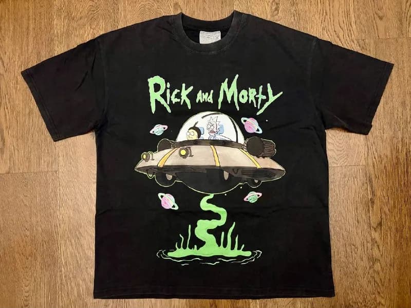 Rick and Morty). Цвет черный с элементами искусственного состаривания, размер свободный L. — Тбилиси — 50 ₾