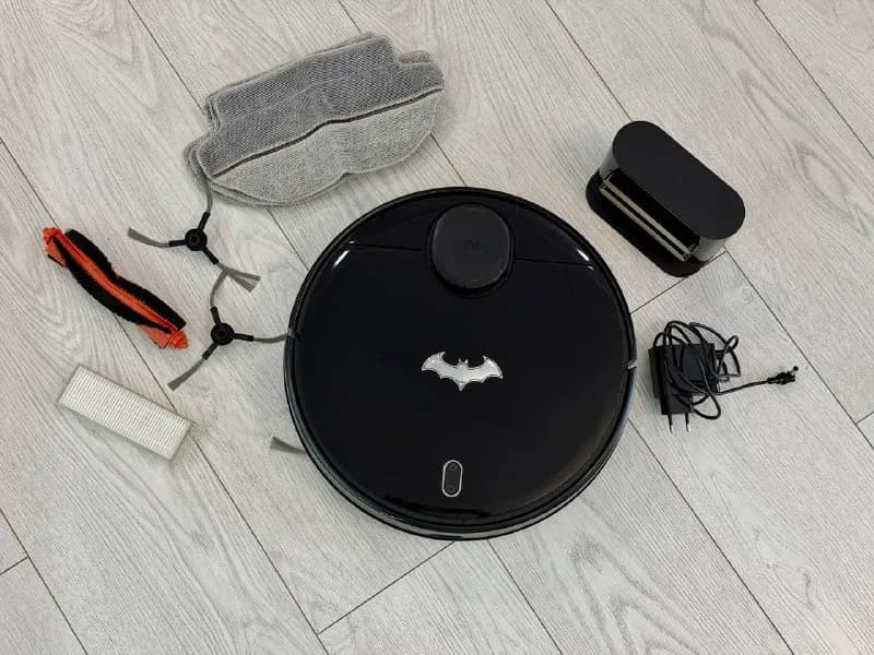 1. Робот-пылесос Xiaomi Mi Robot Vacuum-Mop P (STYTJ02YM): — Батуми — 150 ₾