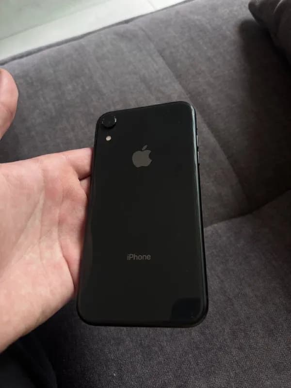 iphone xr, состояние близко к идеалу, акум 93%, все ориг, не крутился, фейс работает, 64гб. — Батуми