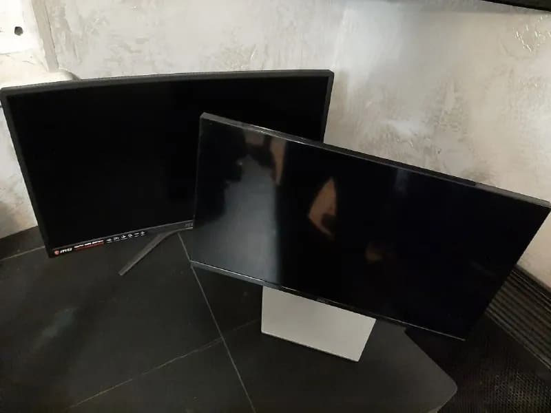 MSI Optix G241VC и Dell P2319H по 200 лари за один — Батуми — 200 ₾