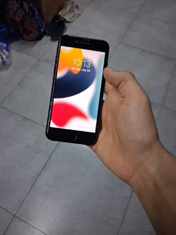 iPhone 7. Нашёл с айклаудом мб для разборки подойдёт, давно лежит цена договорная. — Тбилиси
