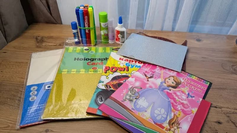 3 клей-карандаш; — Батуми — 10 ₾