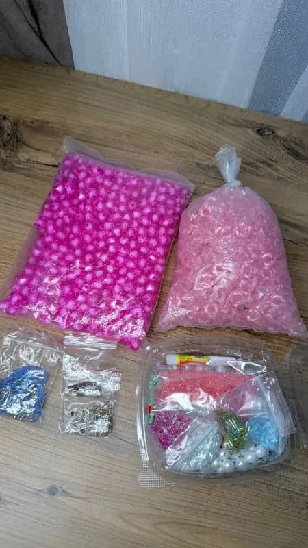 2 упаковки акриловых бусин по 500 гр. ; — Батуми — 30 ₾
