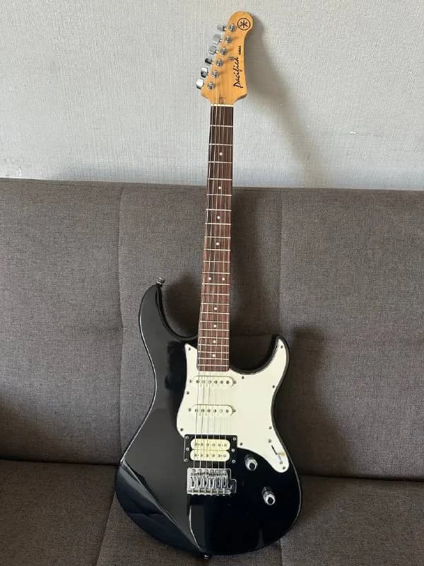 Yamaha Pacifica 112J — Батуми — 800 ₾