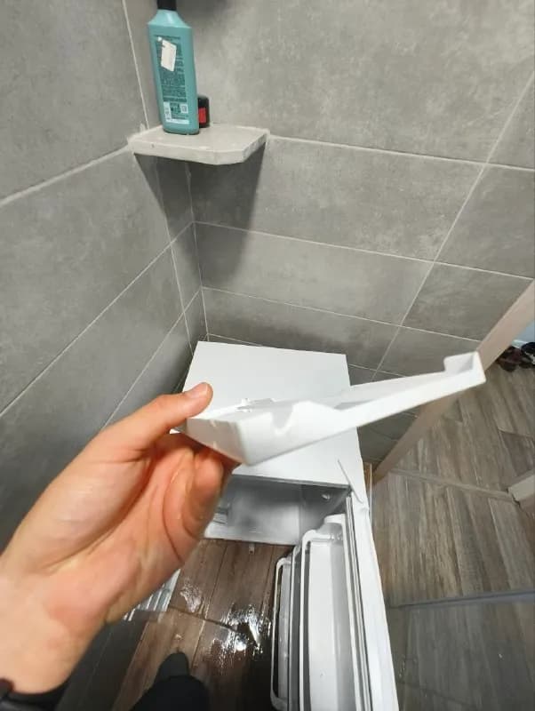 Продам мини холодильник. Под кухню — Батуми — 8 170 ₾