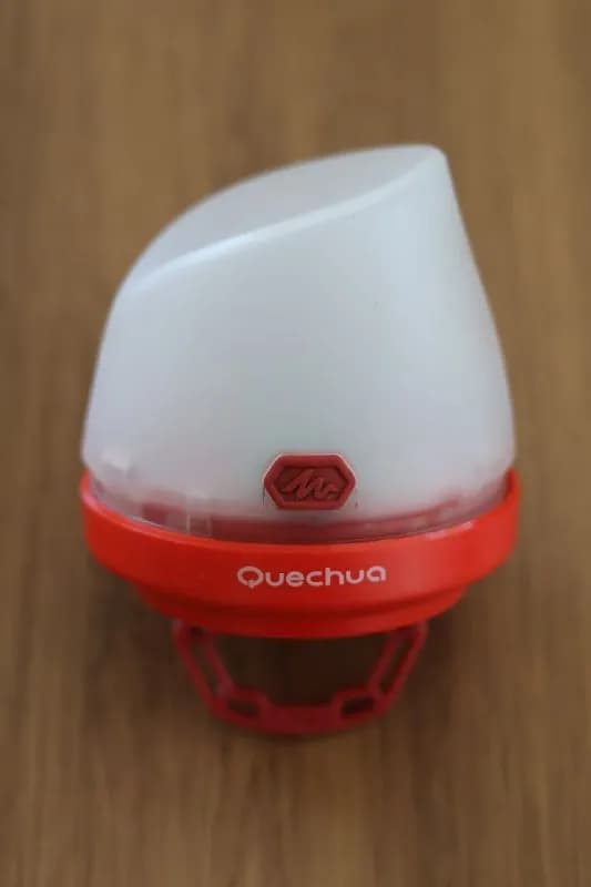 Quechua BL40 — компактный и легкий (145 г) кемпинговый фонарь мощностью 40 люмен. Он выдает до 50 ч — Батуми — 4 ₾
