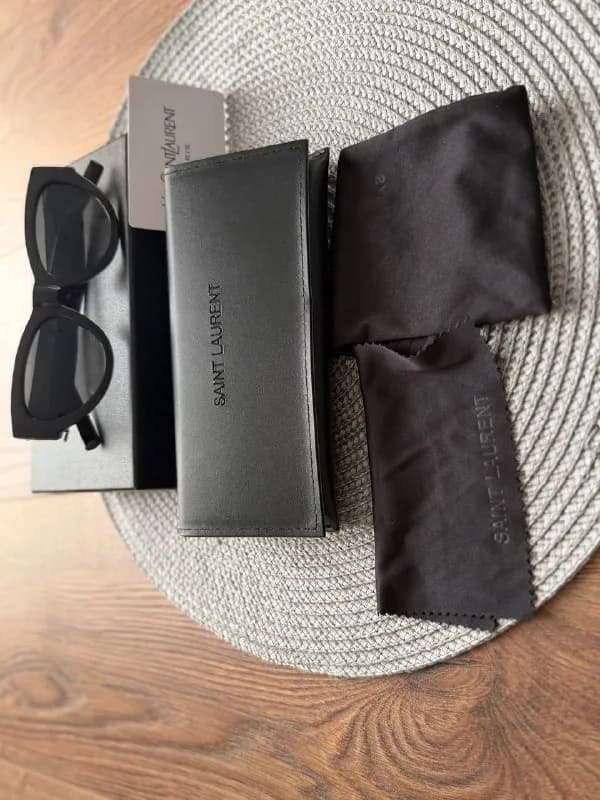 Saint Laurent — Батуми — 150 ₾