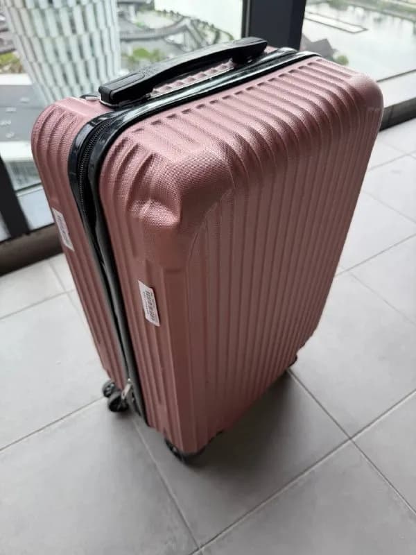 Чемодан S — Батуми — 15 ₾