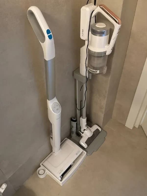Midea 25.2V и моющую швабру Sencor AQUA. — Тбилиси — 210 ₾