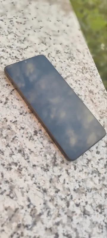 Redmi A3. Телефон бюджетный, но для базовых задач пойдет. Состояние как нового, царапин и коцок нет. — Батуми — 200 ₾