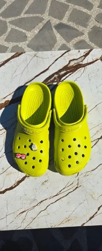 Crocs Classic Clog (салатовые) — 90₾. Оригинал, размер 11 (M11). Состояние новых, надевал всего неск — Тбилиси — 90 ₾
