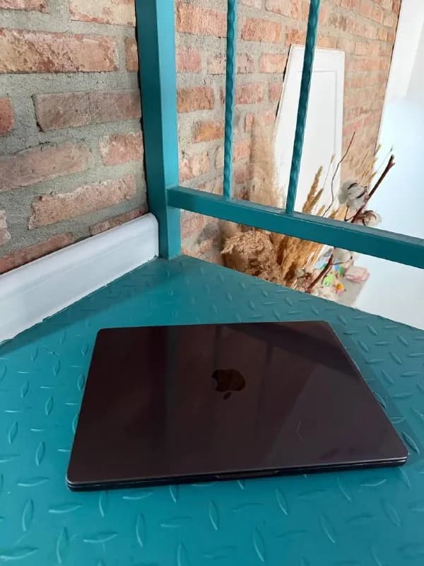 macbook pro, 8000 gel — Тбилиси — 8 000 ₾