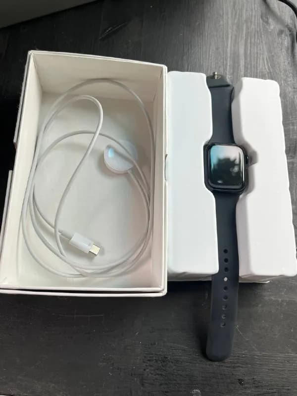 Apple watch 8 41 мм очень хорошее состояние, минимальные следы использования. — Батуми — 380 ₾