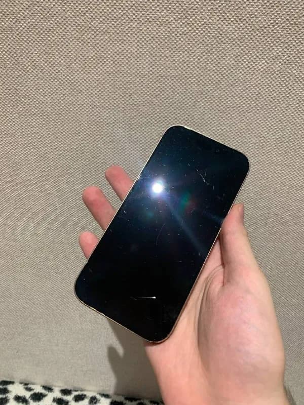 iPhone 16 pro gold — Батуми — 1 400 ₾